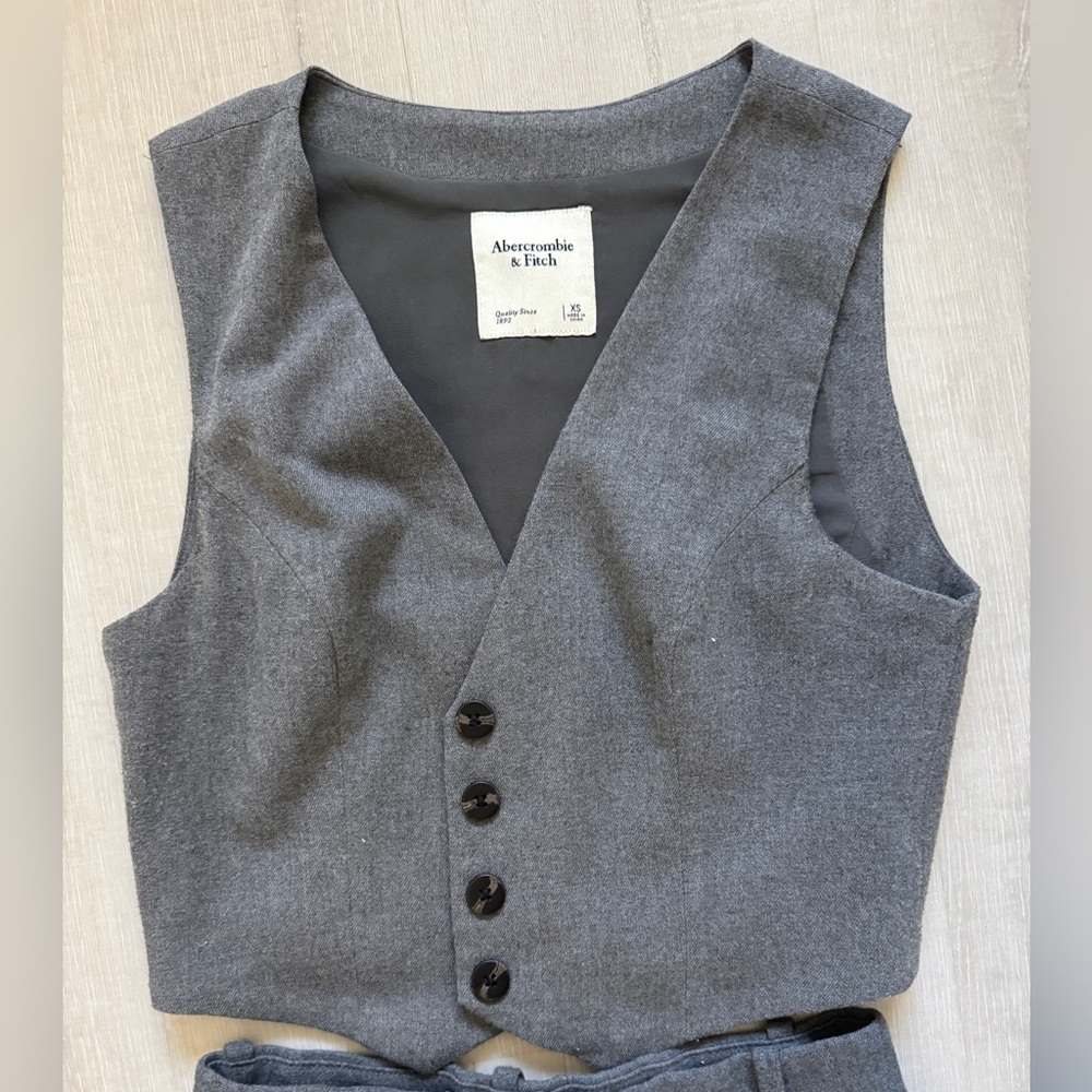 Abercrombie vest xs